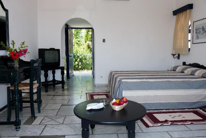 Sunrise Village Beach Hotel Kalamaki  Dış mekan fotoğraf